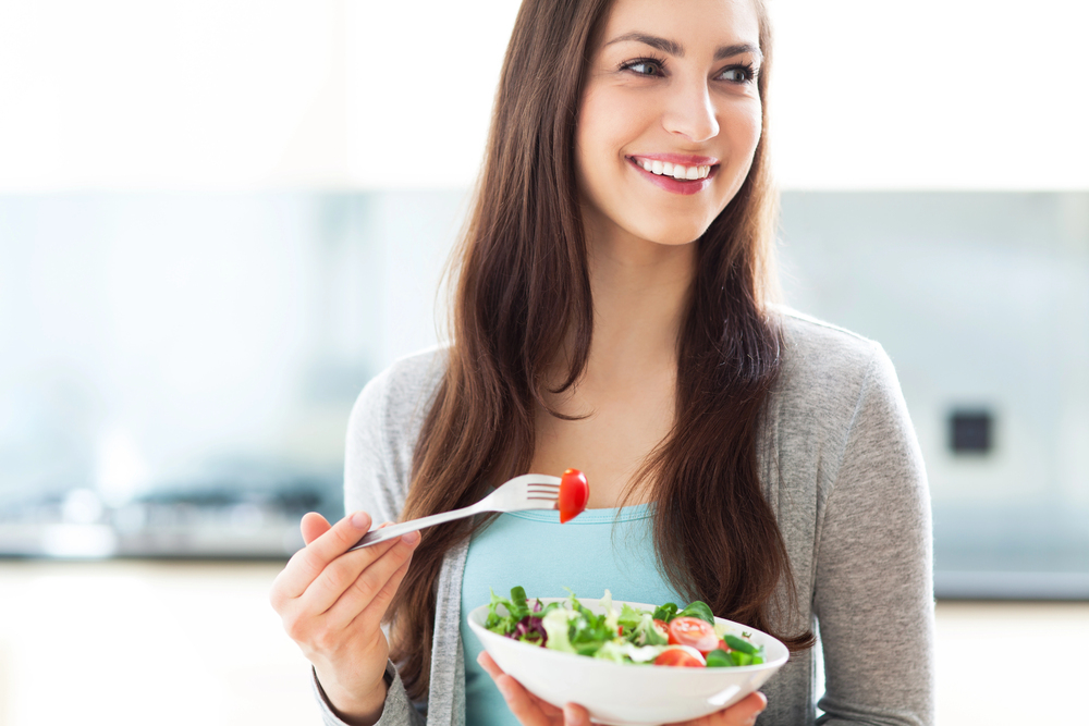 woman eating healthy for addiction recovery