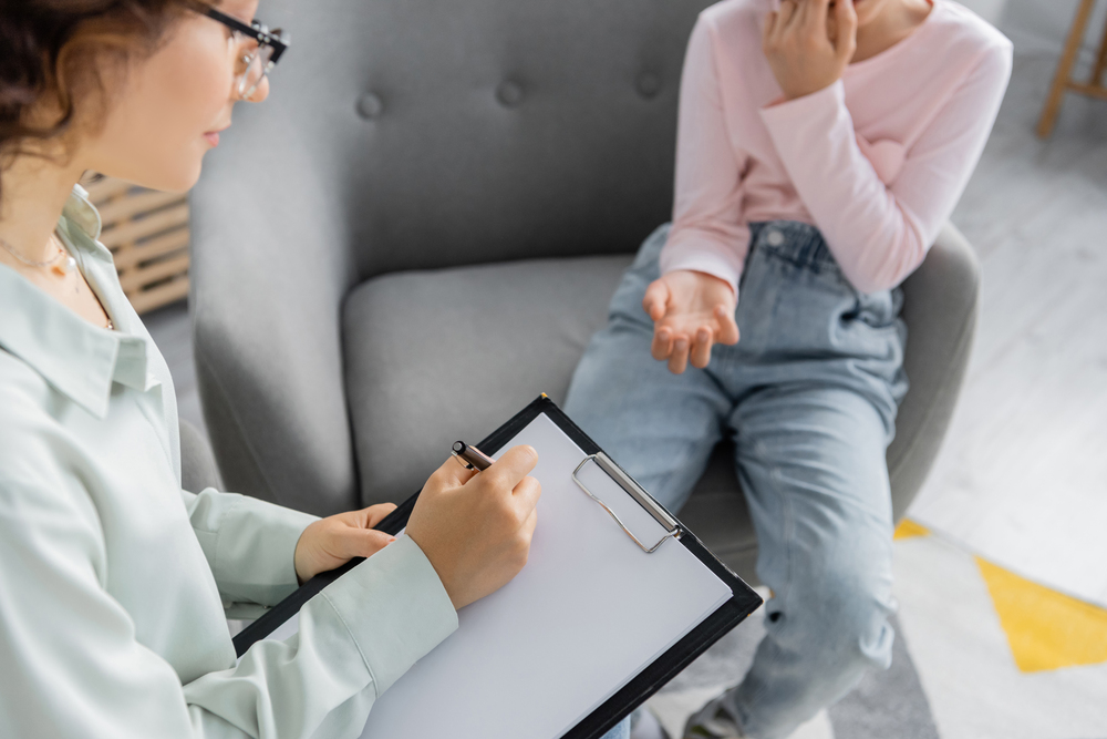 woman having a one to one addiction treatment about getting disciplined